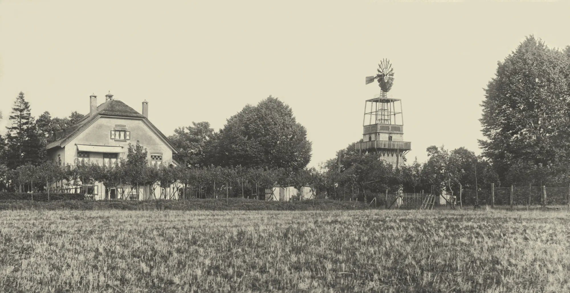 Zonheuvel en watertoren (1)