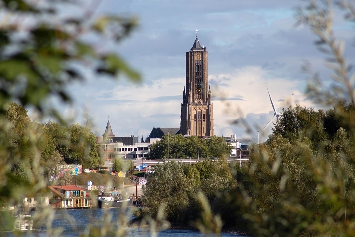 Bezoek de binnenstad van Arnhem en overnacht bij Buitenplaats Petersburg